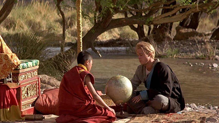 Tibet’te Yedi Yıl filminde bir sahne çok dikkatimi çekti.
