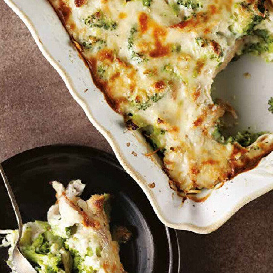 Brokolili Tavuklu Graten tarifi