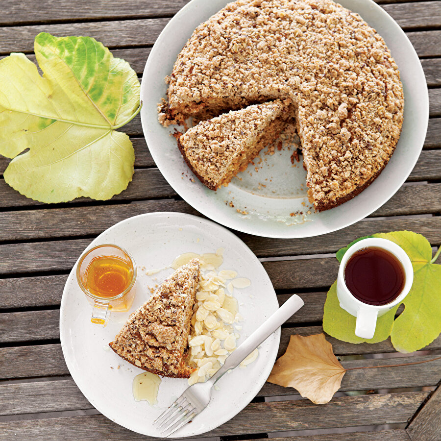 Crumble'lı Havuçlu Kek tarifi