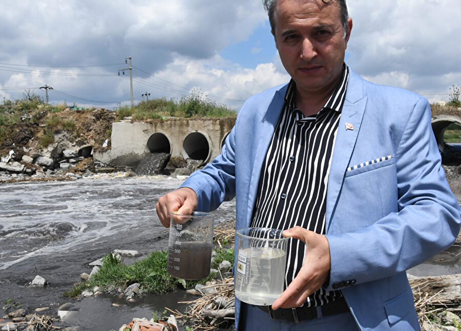 Tekirdağ Namık Kemal Üniversitesi Çorlu Mühendislik Fakültesi Dekanı Prof. Dr. Lokman Hakan Tecer, Ergene Nehri'nin endüstriyel atık suların yanı sıra evsel atık ve kanalizasyon sularıyla da kirlendiğini ve insan sağlığını tehdit ettiğini söyledi