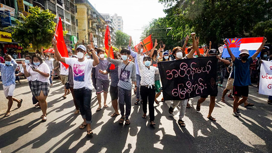 Myanmar'da darbe karşıtlarının protestoları sürüyor. 