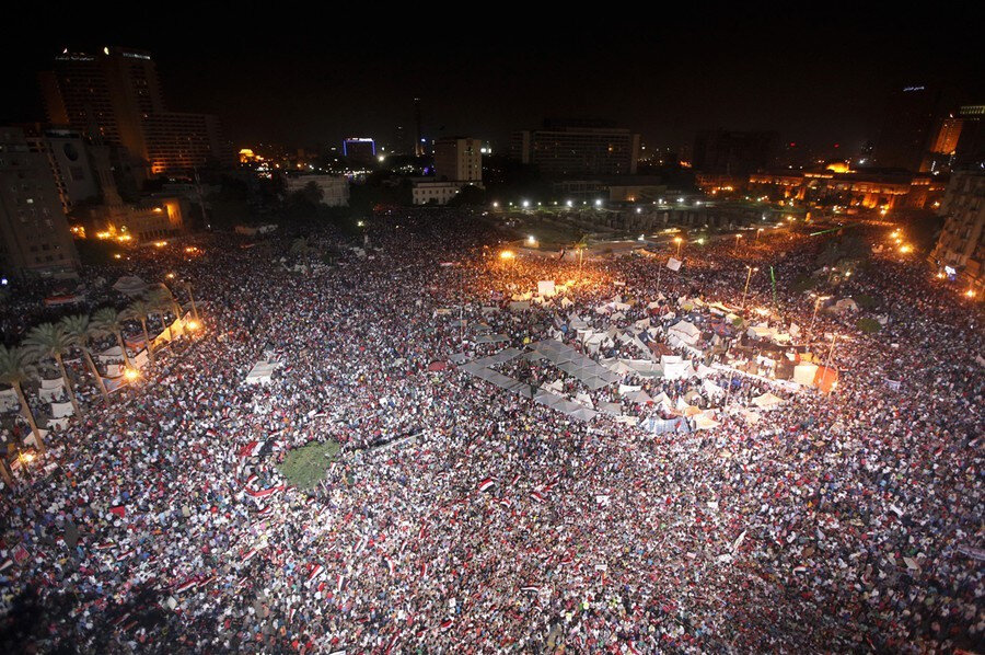 2013'te Rabia Meydanı'nda gerçekleştirilen darbe karşıtı gösterilerde yüzlerce kişi darbeciler tarafından öldürülmüştü.