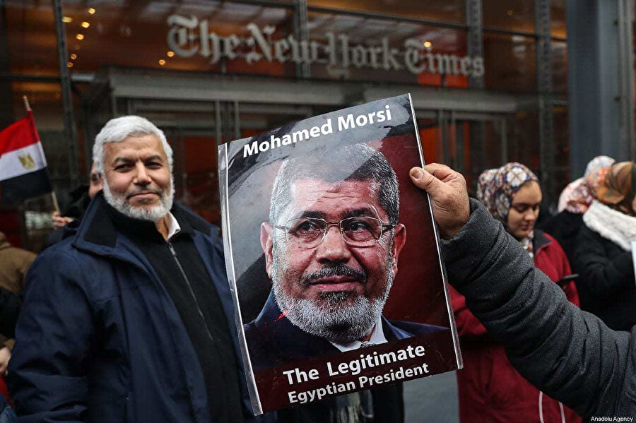 Muhammed Mursi, Mısır'ın demokratik yollarla göreve gelmiş ilk cumhurbaşkanıydı.