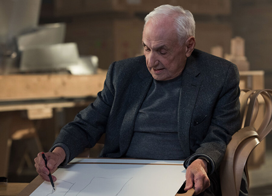 Hayalperest dünyasıyla Frank Gehry.