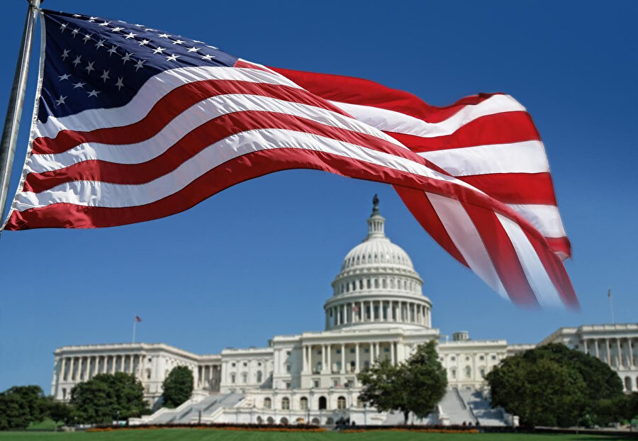 ABD’de kendilerine ‘Amerika sancaktarları’ (Flag Officers 4 America) diyen 124 emekli asker, 11 Mayıs’ta bir bildiri yayınlayarak ABD Başkanı Biden ve yönetimine muhtıra verdi. 