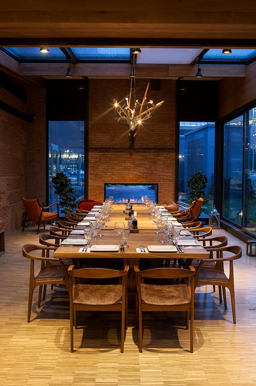 Büyük topluluklar için tasarlanan teras.