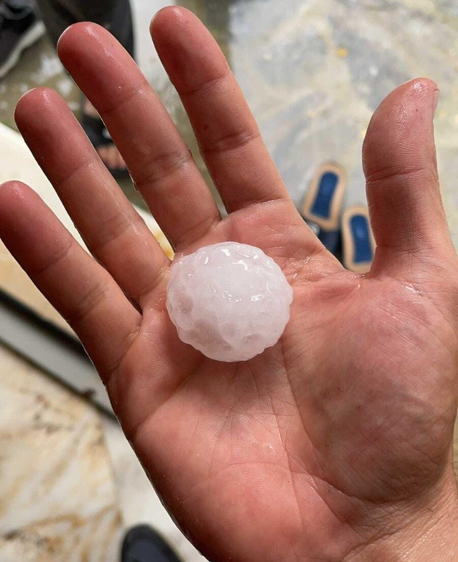 İstanbul'da ceviz büyüklüğünde dolu yağdı