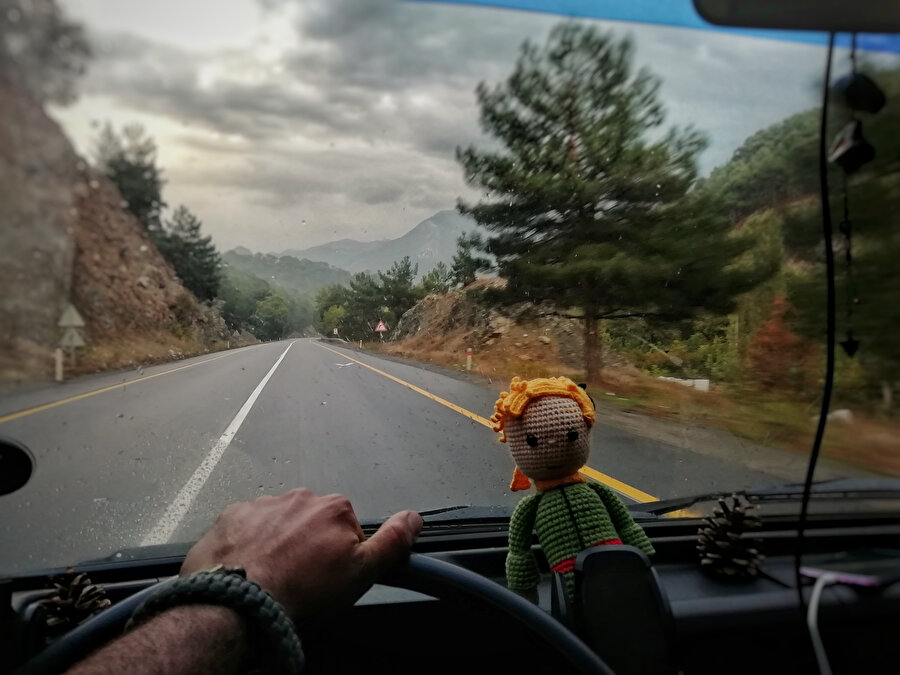 Seyahat ederken sebzeciden aldı: Karavana çevirdiği aracıyla Türkiye'yi geziyor