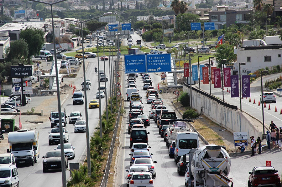 Bodrum'da trafik kilitlendi