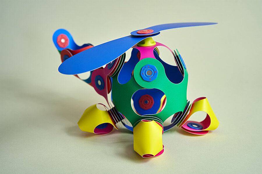 Clixo yapı oyuncakları, renkli hayvan veya karakterlere dönüştürülebiliyor. 