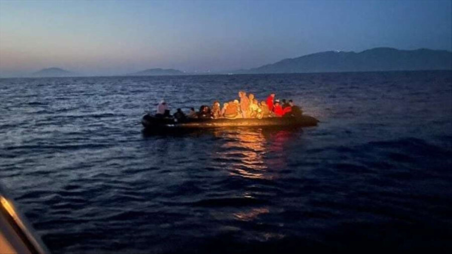 Akdeniz'de göçmenleri taşıyan gemi alabora oldu