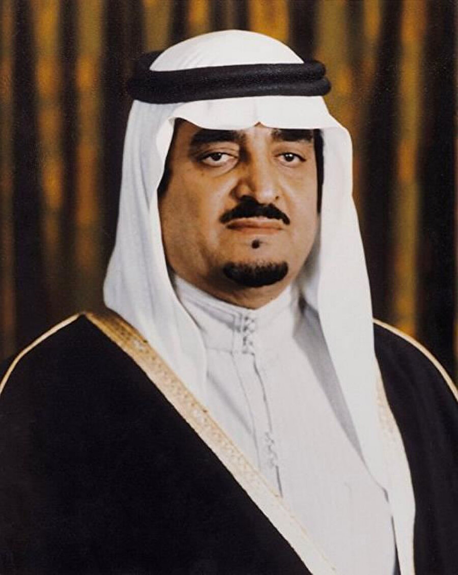 Kral Fahd bin Abdülaziz, son on yılını felçli bir şekilde geçirdiği 23 yıllık hüküm süresiyle, tahtta en uzun süre kalan Suudi kralı oldu. 