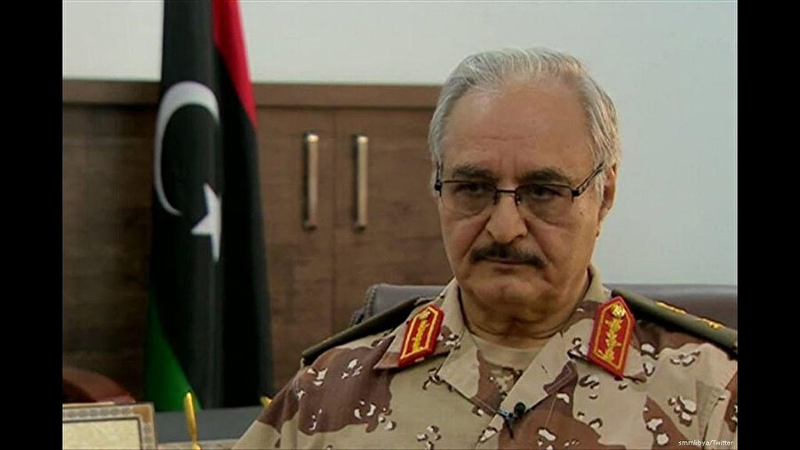 Libya'daki siyasi ve askeri kurumlar, darbeci general Halife Hafter'in de cumhurbaşkanı adaylığına izin veren anayasal temelin kabul edilmesine karşı ortak açıklamalar yaptı.   