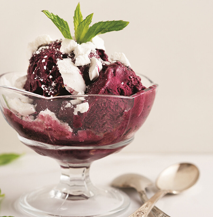 Böğürtlen ve Karadutlu Dondurma tarifi