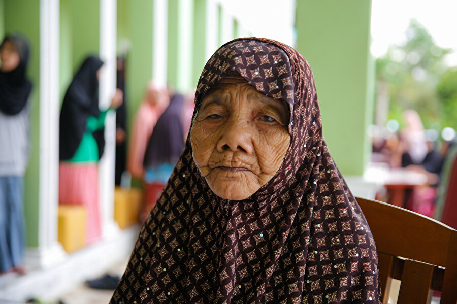 Zübeyde Nine, her Ramazan onları yalnız bırakmayan misafirleri karşılamaya buraya geliyormuş.