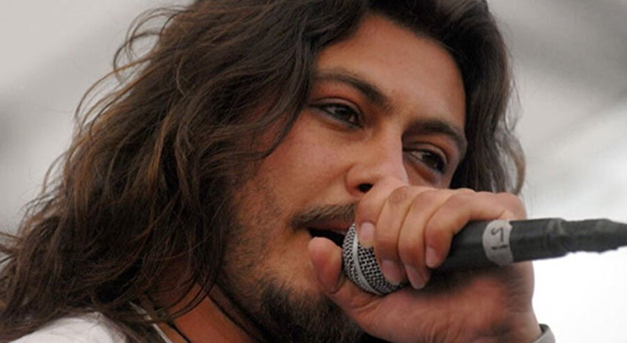 Anadolu Rock'ın sürmeli çocuğu Barış Akarsu