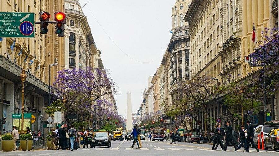Buenos Aires Dikilitaşı.