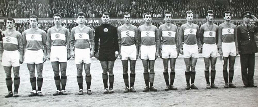  Evet, bir oyun ama inanın ciddi bir oyundur futbol. 