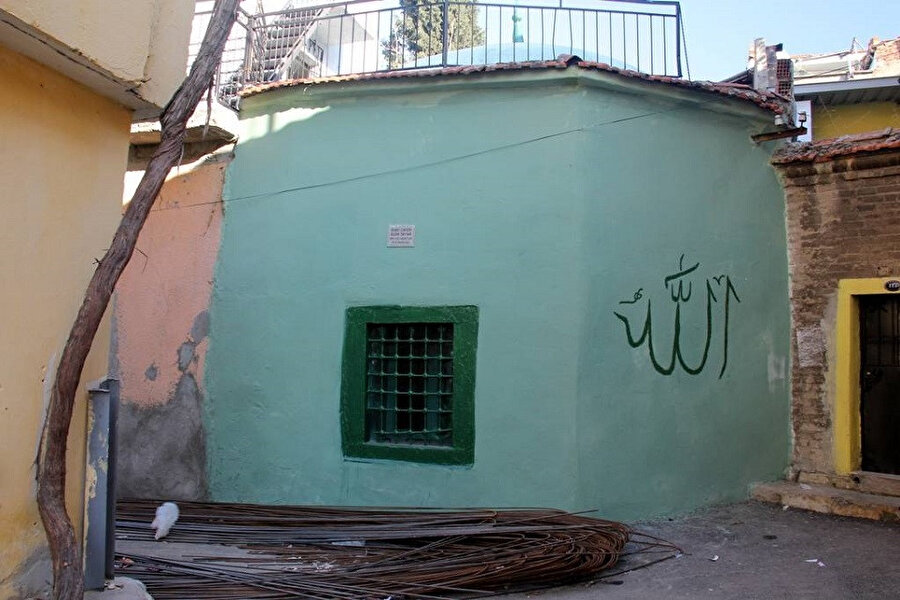 İmam Caferi Sadık'a seslendiğinde, Dicle uzanıyordu önünde Lorin'in.