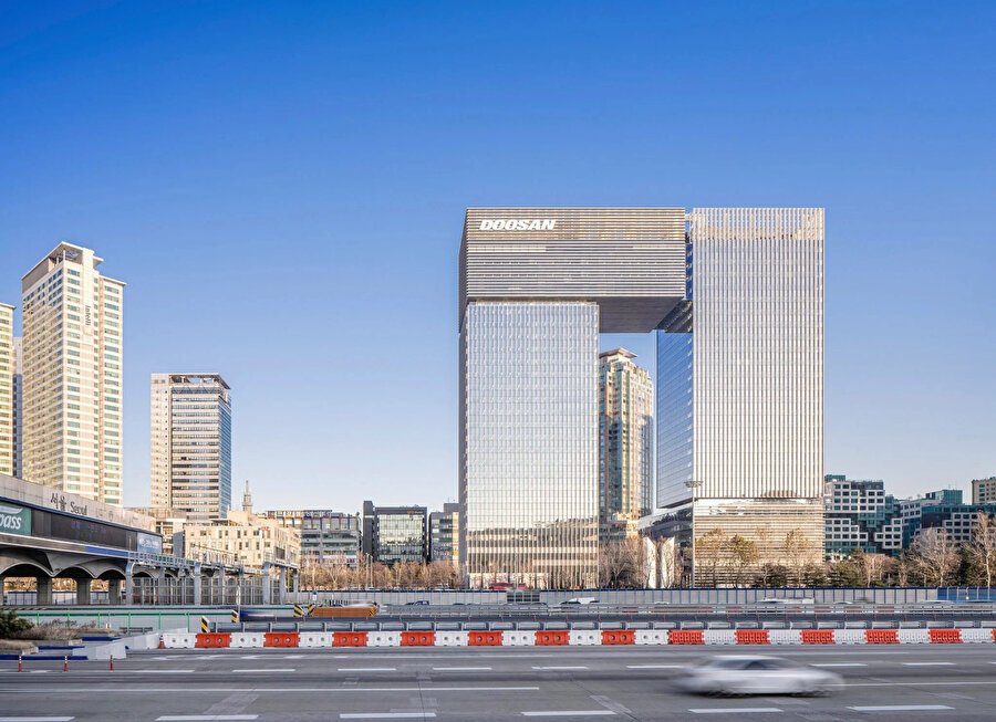 Bundang Doosan Tower.