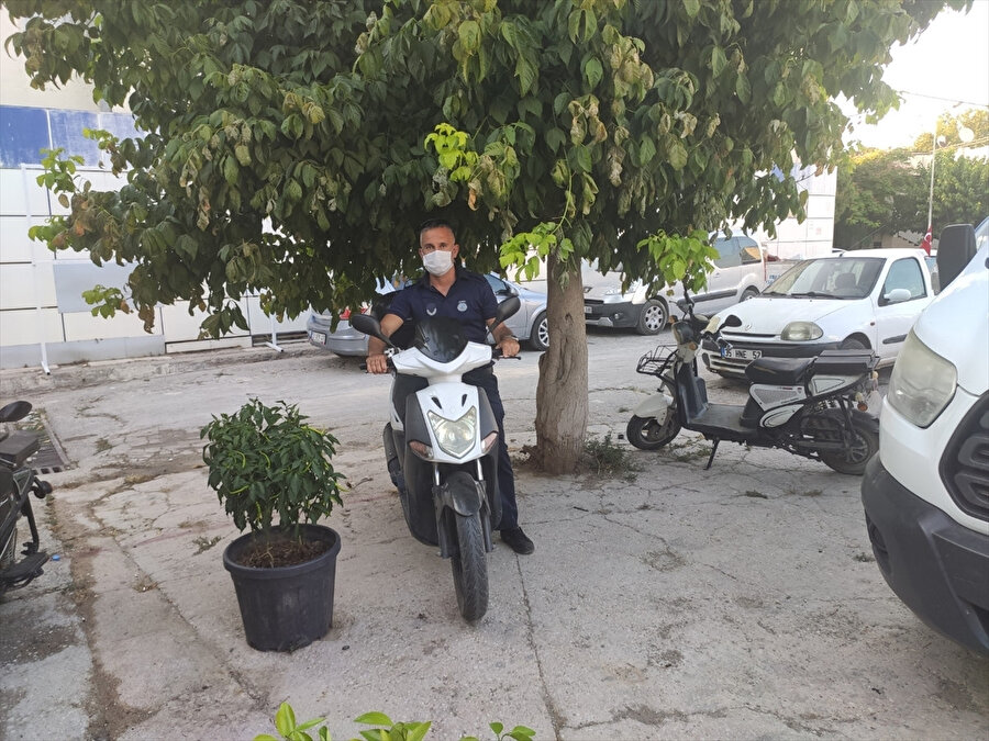 Urla Belediyesi Zabıta Müdürlüğünde görevli Erkut Özkocabıyık