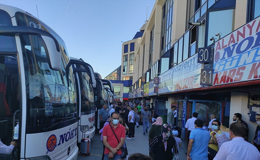 Otogarda yoğunluk yaşanıyor