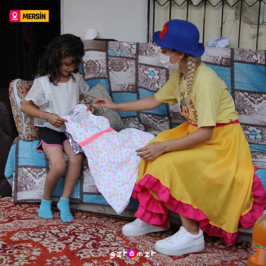 'Gönüllü Palyaçolar' grubundan kanserli çocuklara bayram ziyareti