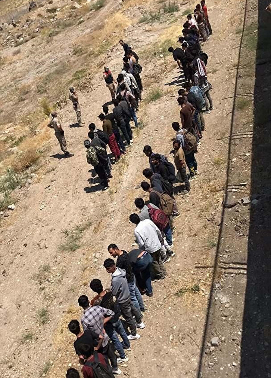113 göçmen toplu halde sınırda yakalandı