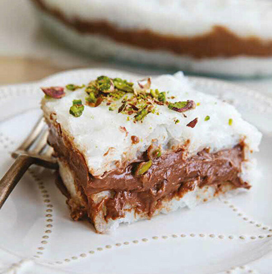 Çikolatalı ve Tahinli Güllaç tarifi