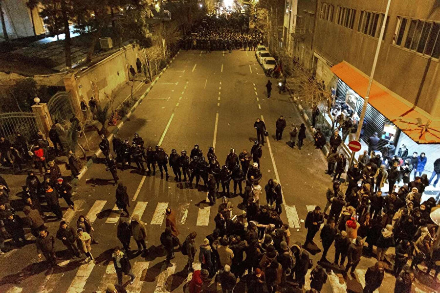 İran'ın Huzistan eyaletinde 15 Temmuz'dan bu yana devam eden protestolar.