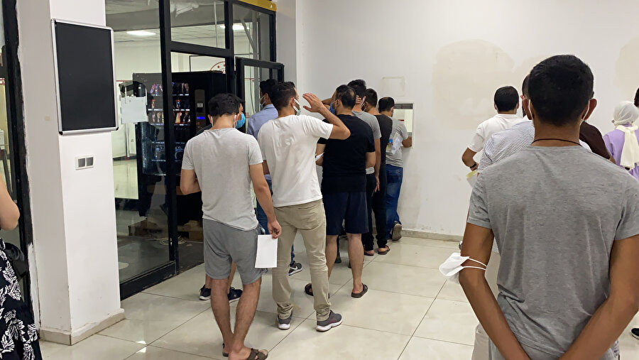 Aşılamanın düşük olduğu ilde PCR testi için uzun kuyruklar oluştu