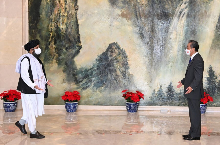 Taliban ve Çin karşılıklı içişlerine saygı açıklamalarında bulundu.