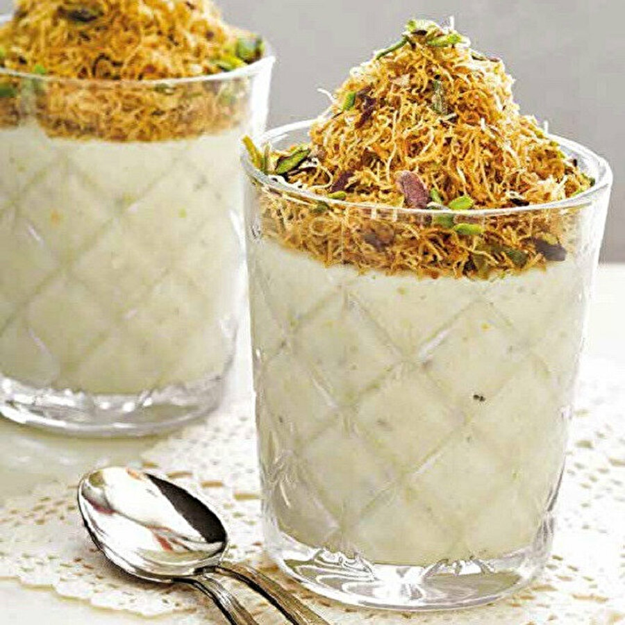 Çıtır Kadayıflı Fıstıklı Keşkül tarifi