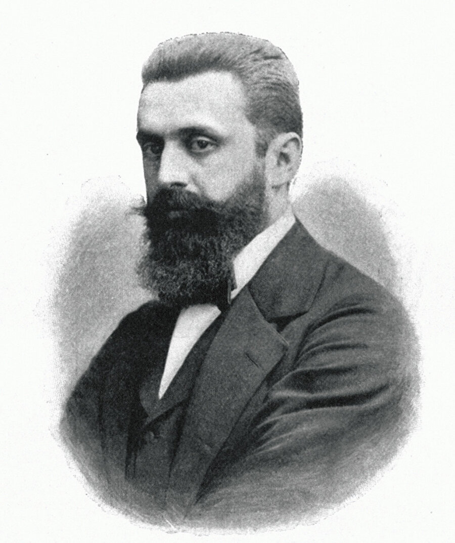 » Herzl Sultan’ın huzurunda: Herzl’in Abdülhamid’le görüştüğünü bildiren New York Times’ın 30 Mayıs 1901 tarihli nüshasındaki habere göre, Siyonistler ile Sultan arasındaki görüşmeler Filistin’de bir Yahudi yerleşkesi kurulmasıyla neticelenebilir. 