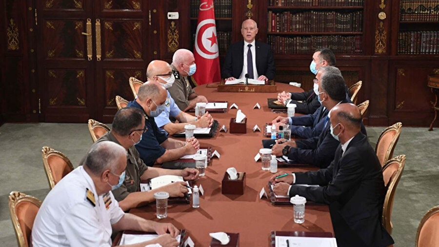 Tunus'ta yaşanan süreçte Kays Said kadar Said'in ekibi de sorumlu tutuluyor. 