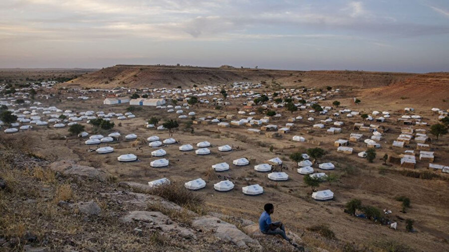 Yerinden olan yaklaşık 100 bin Etiyopyalının sığındığı kamplardan birisi.