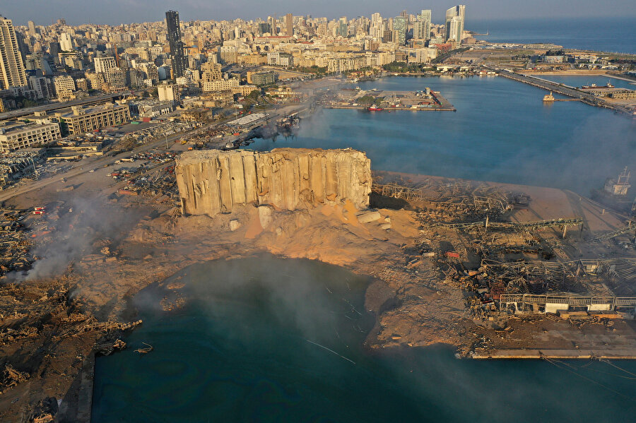 4 Ağustos 2020'de Beyrut Limanı'nda yaşanan patlamanın ardından...