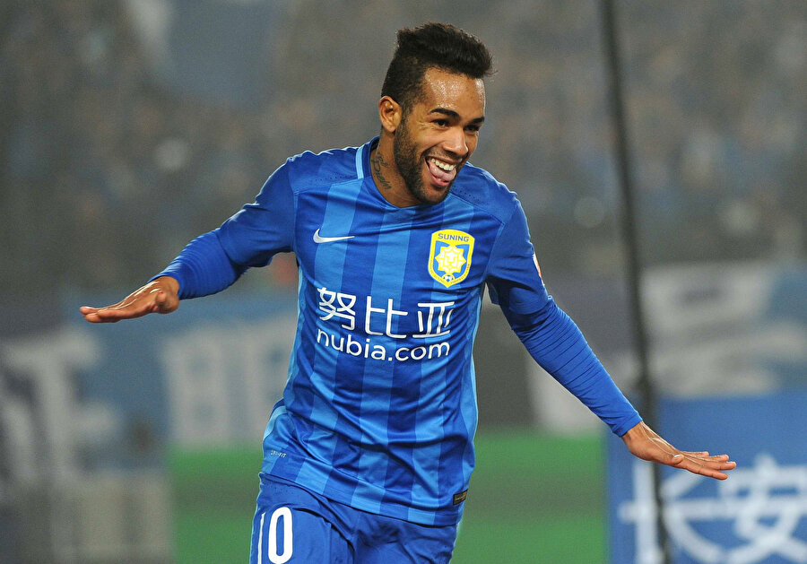 Alex Teixeira, cumartesi günü İstanbul'a gelecek.
