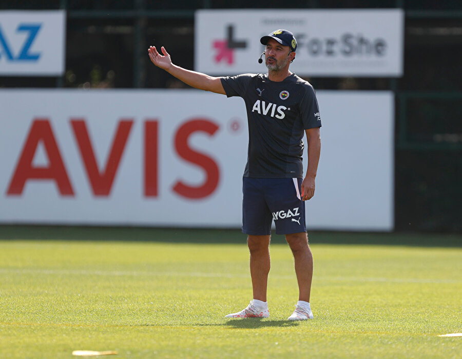 Fenerbahçe Teknik Direktörü Vitor Pereira