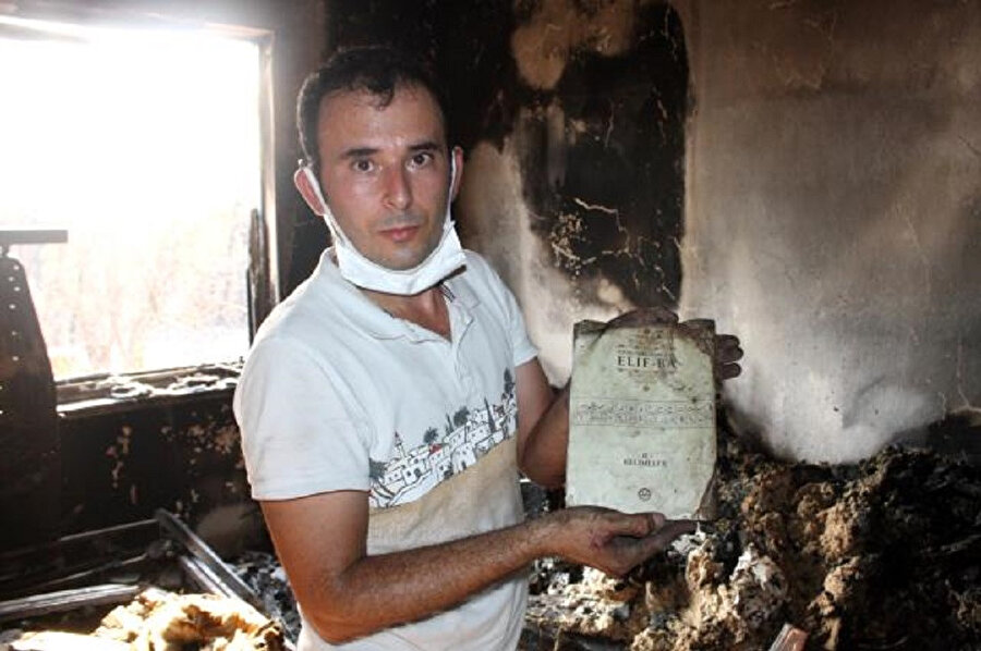 Gören şaşıp kalıyor: Küle dönen evde bir tek Kur'an-ı Kerimler zarar görmedi