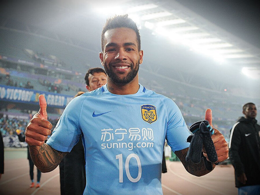 Beşiktaş, Alex Teixeira'yı İstanbul'a getirecek.