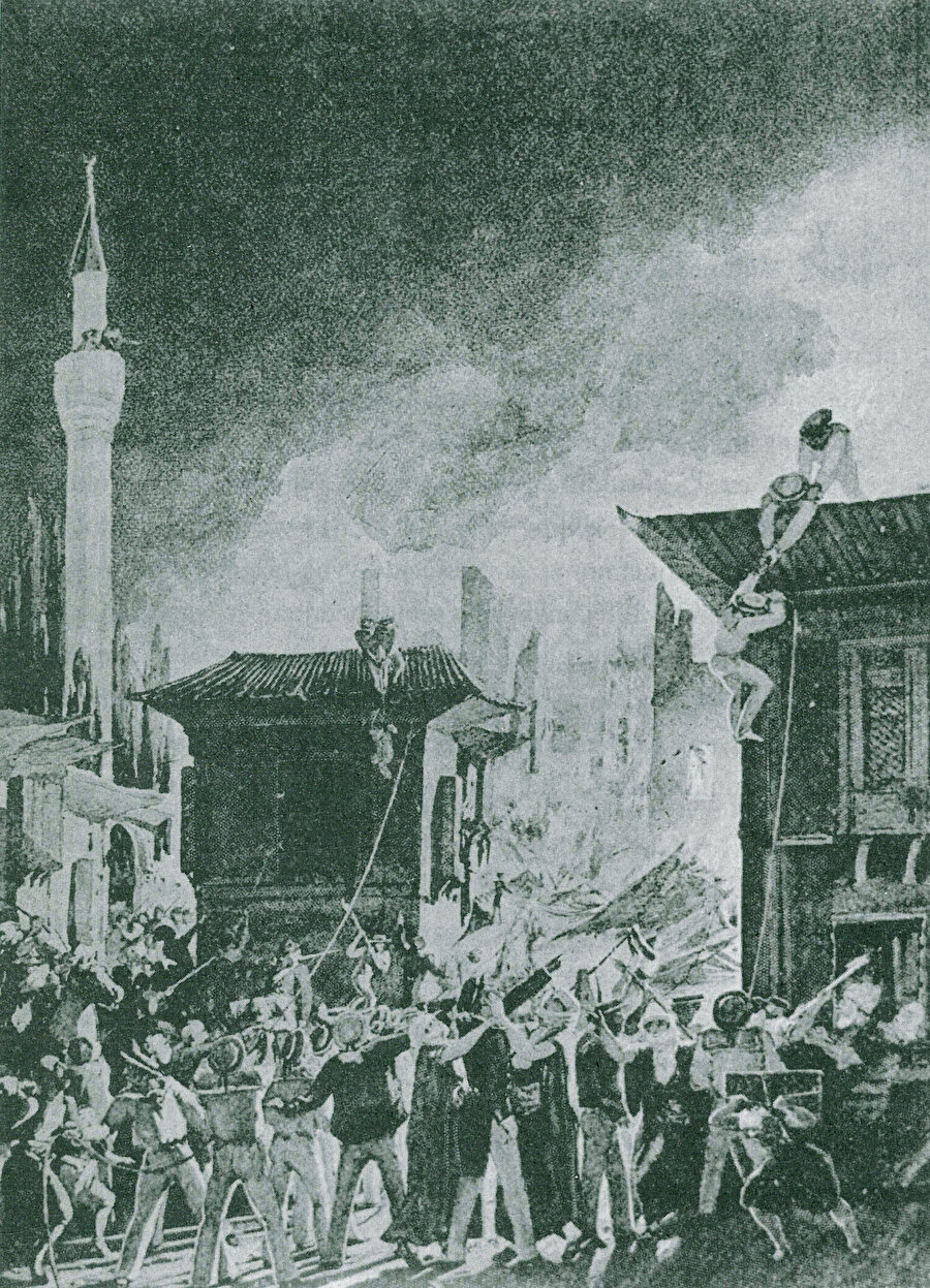 » Ahşap binadan kurtarma telaşı: Beyoğlu yangınını gösteren bu temsilî çizimde halkın telaşını ve yaşanan kargaşayı görmek mümkün. Solda yükselen minare, en çok zarar gören ahşap binalardan kurtarılmaya çalışılan kişilere hüzünle bakıyor sanki.