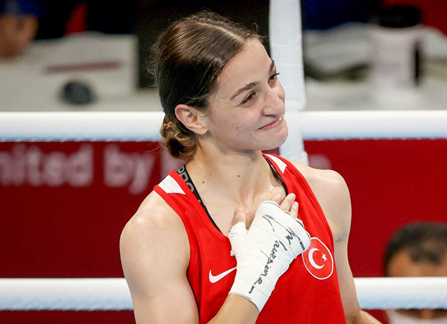 Buse Naz Çakıroğlu, boksta olimpiyat tarihimizin ilk gümüş madalyasını kazandı
