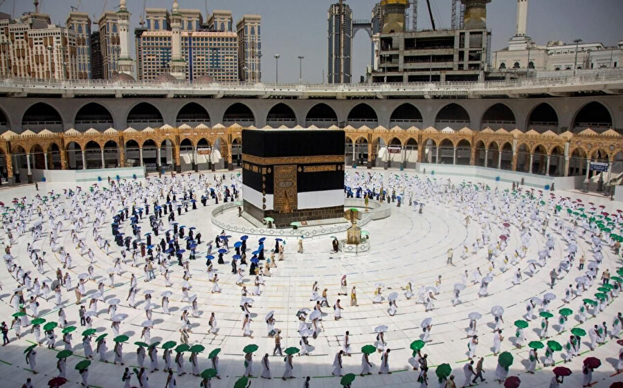 Suudi Arabistan umre kararını açıkladı