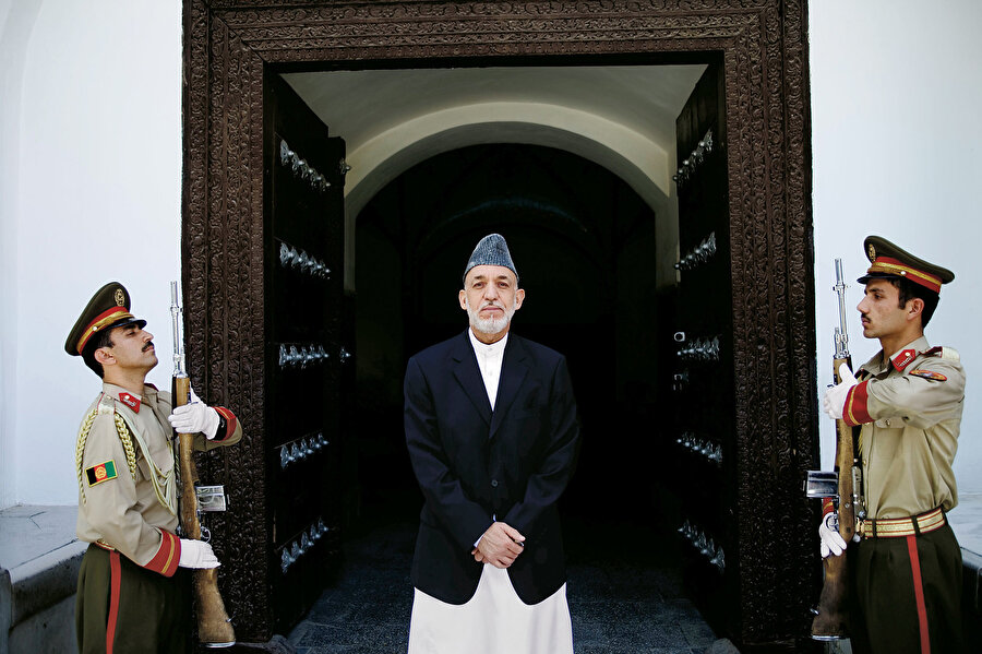 Afganistan'da 14 yıl devlet başkanlığı yapan Hamid Karzai. 