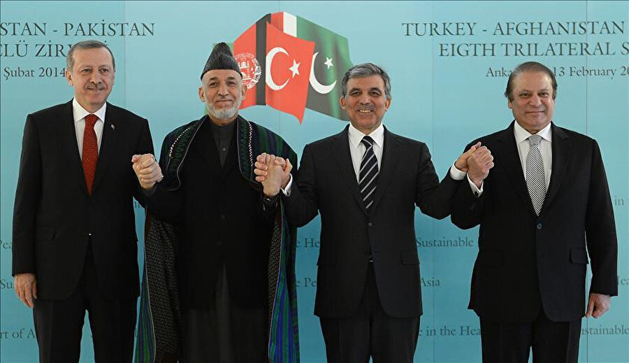 2014 yılında Türkiye'nin uğraşlarıyla Afganistan ve Pakistan arasında gerçekleşen müzakerelerden bir görüntü. 