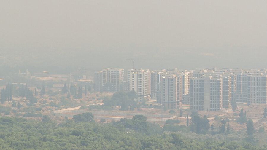 Antalya'nın üstü dumanla kaplandı