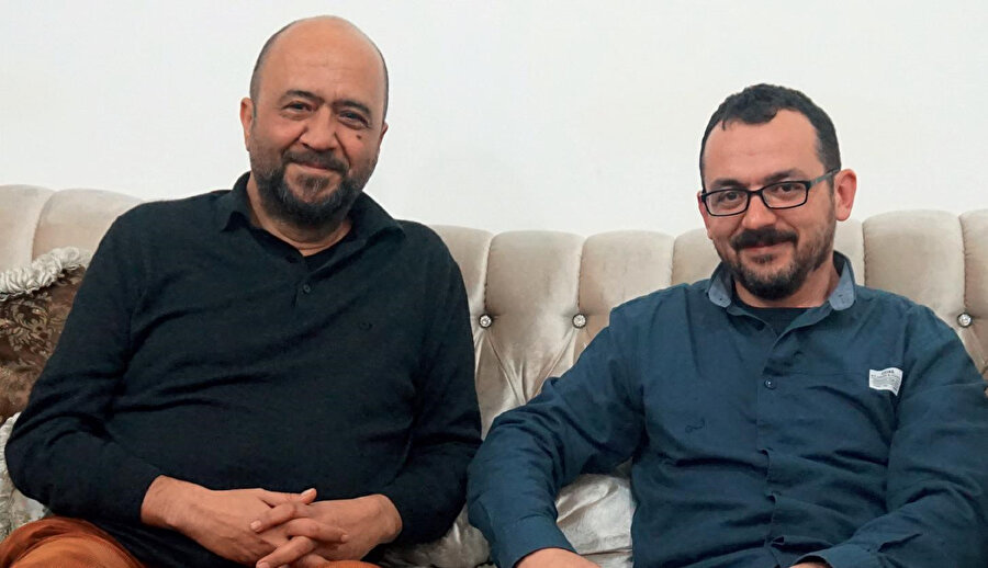 Dev Mor ve Neyzen de romanın önemli karakterleri. Karşıtlık mevzubahis ama yerlilik baskın.