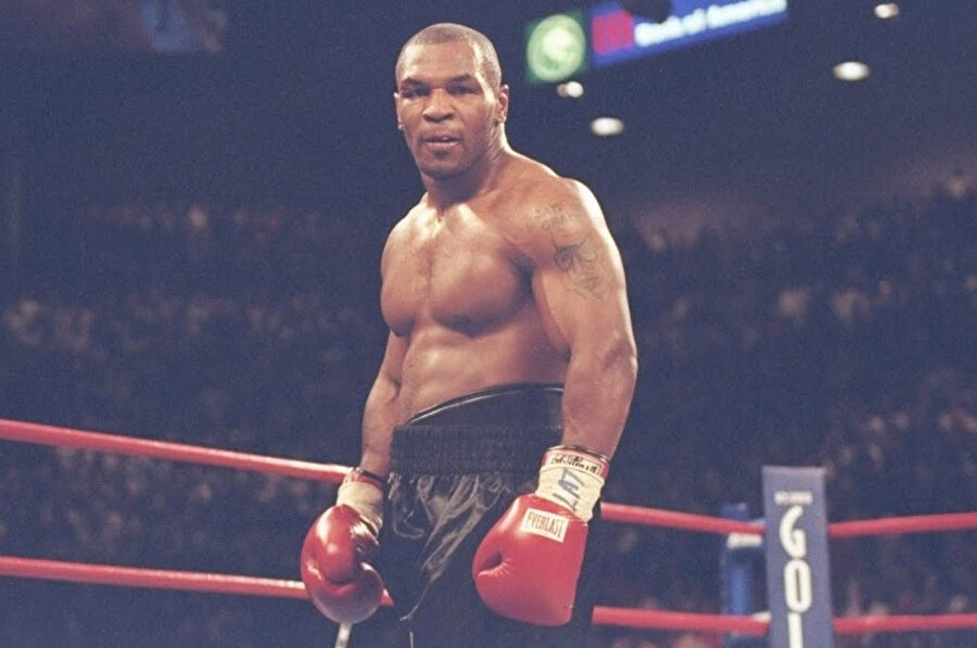 Bir Tyson maçının sabaha karşı açık kanalda canlı yayınlanacağı haberi tüm fırın eşrafını sardığında dünya yine o bildik hızıyla dönüyordu aslında.