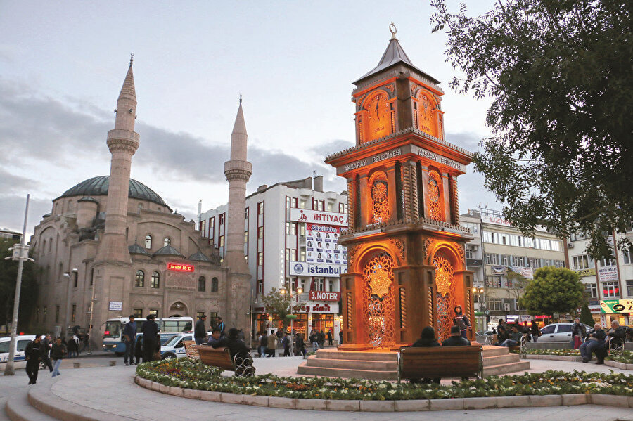 Aksaray, Aksaray ilinin merkez ilçesi ile aynı ada sahip şehir.